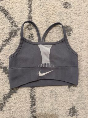 Nike Girls Dri-FIT Indy Seamless Low Support Sports Bra, Size XS
